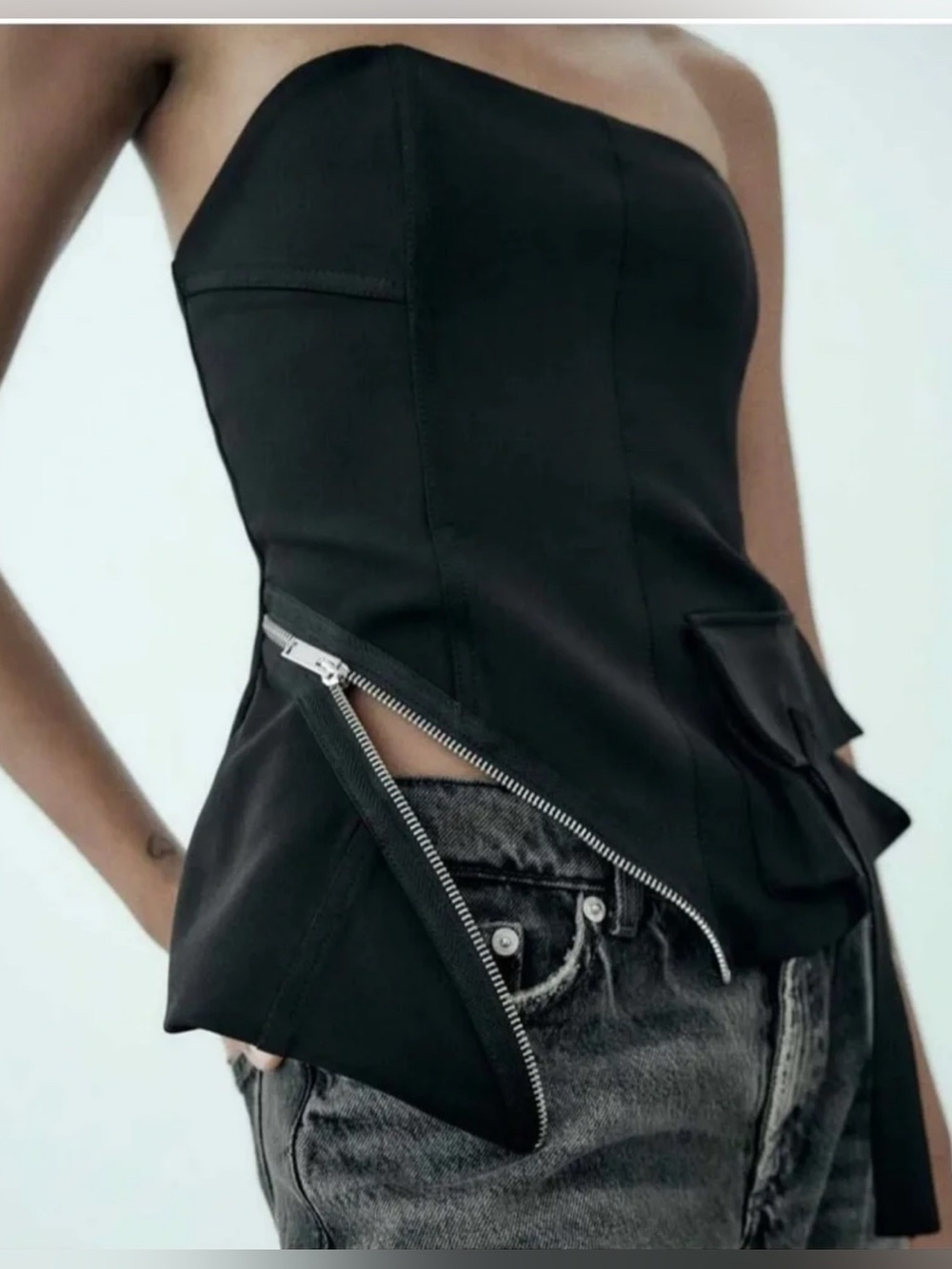 Cool Streetwear Zara Strapless Black Corset Top with Accent Pocket - Picture 3 of 6